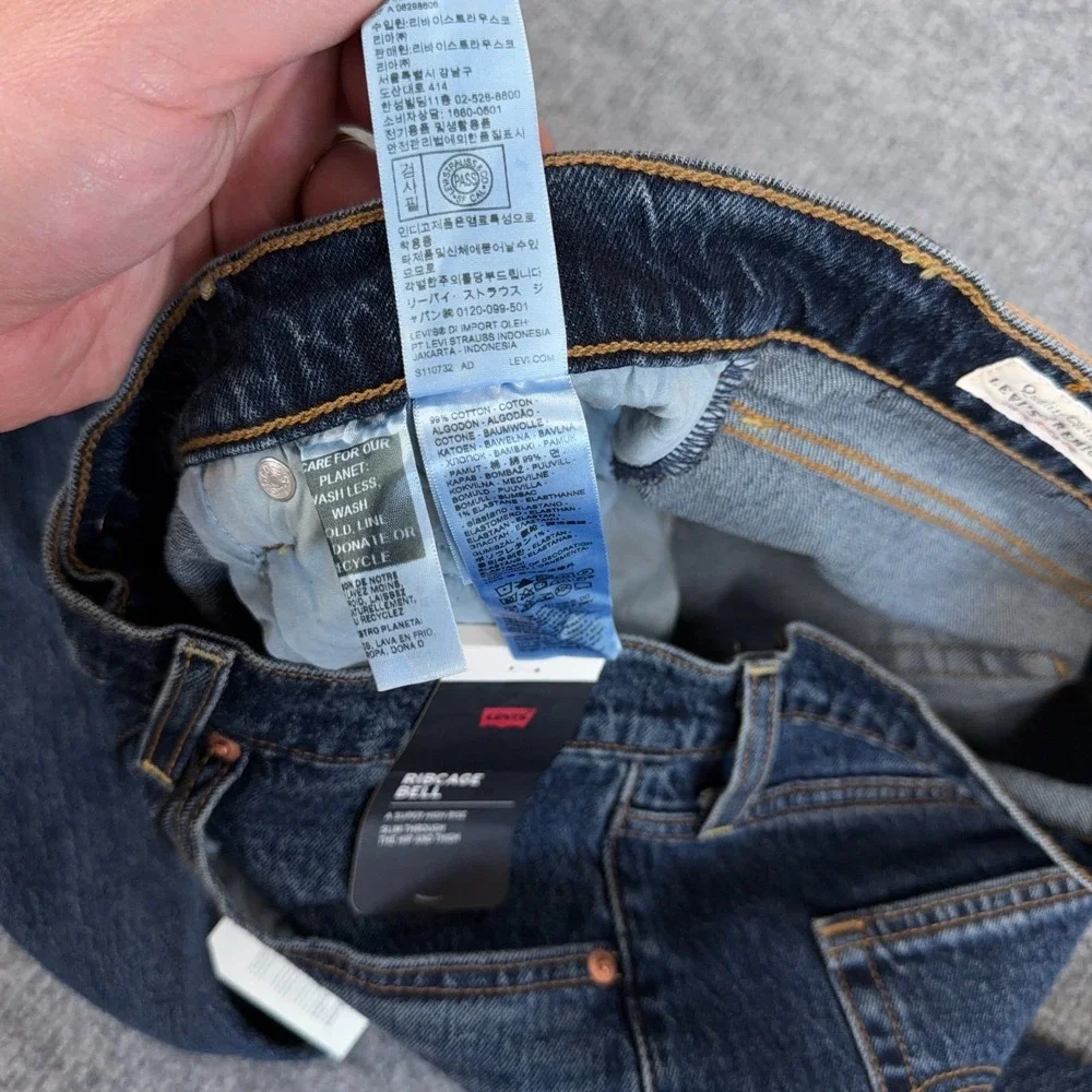 Levis Premium Jean Women 31x30 Ribcage Bell Wide Leg Boot Cut Super High Waist - Picture 11 of 15